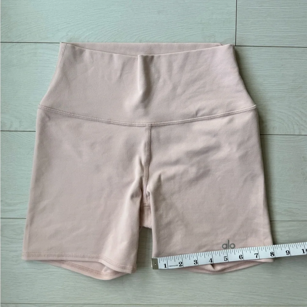 ALO Yoga 5" Airbrush High-Waist Biker Short Pink Quartz US S - Picture 7 of 9